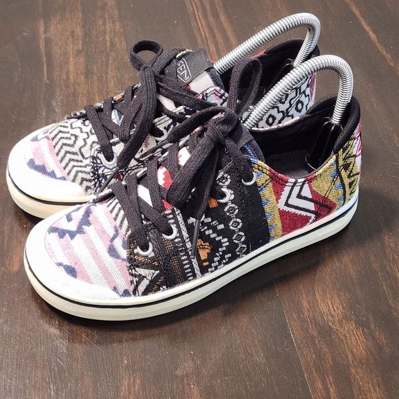 Keen Shoes Womens Size 6 Elsa IV Sneakers 1023158 Aztec Low Top Canvas Outdoor - Picture 3 of 8